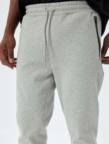 Koton Tapered Broek in Grijs