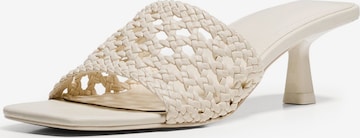 Bershka Pistokkaat 'KITTEN TRENZADA' värissä beige: etupuoli