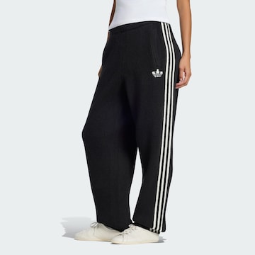 Largi Pantaloni 'Adidas Originals By Jennie' de la ADIDAS ORIGINALS pe negru: față