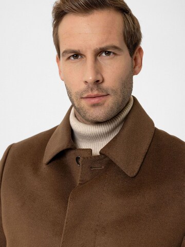 Moxx Paris Between-seasons coat 'Pedro' in Beige
