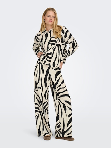 ONLY Μπλούζα 'ONLSAKURA' σε μαύρο