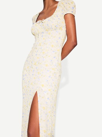 Robe d’été Bershka en beige