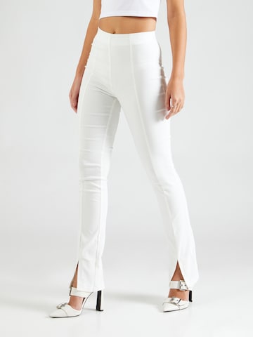 ABOUT YOU x Laura Giurcanu Rozkloszowany krój Spodnie 'Joelle' w kolorze biały: przód