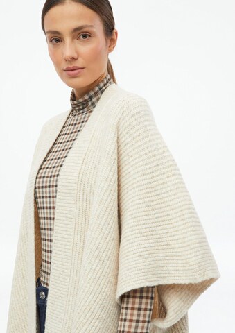 Cape s.Oliver en beige : sur le côté