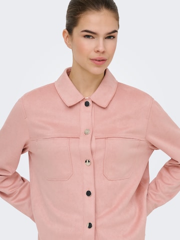 ONLY Välikausitakki värissä vaaleanpunainen