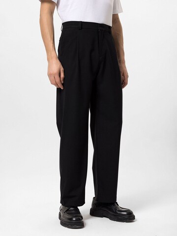 Antioch Regular Trousers in Black