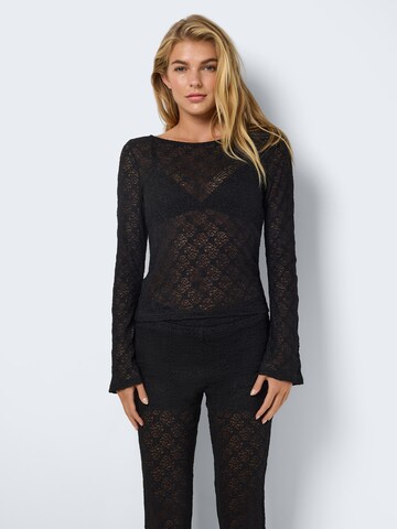 Noisy may Shirt 'NMLINE' in Schwarz: Vorderseite