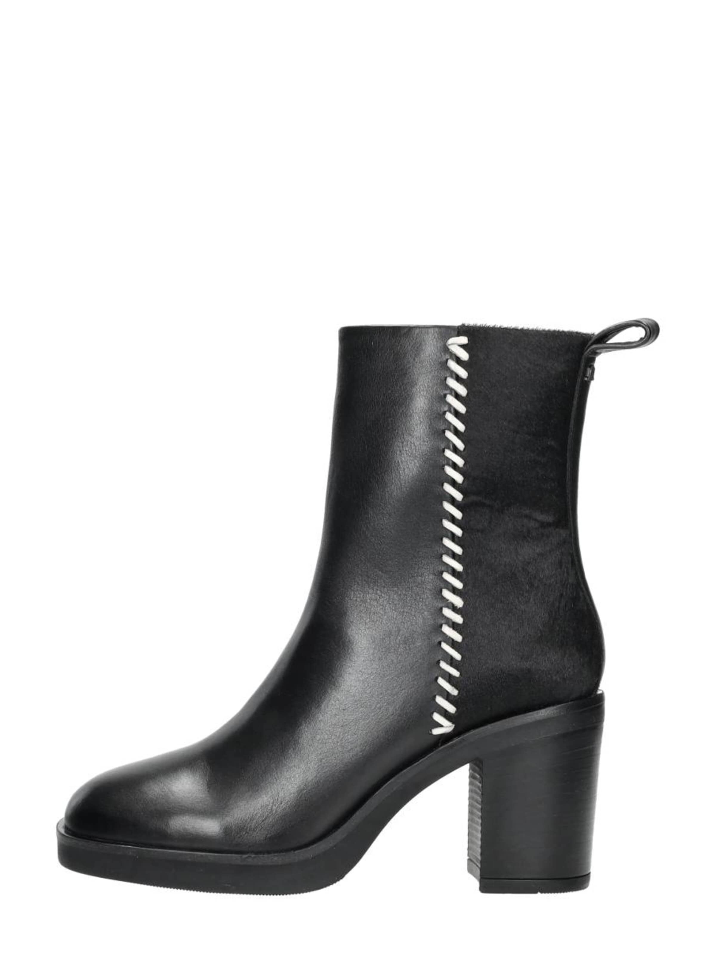 MARUTI Boots 'Steffi' in Black: front
