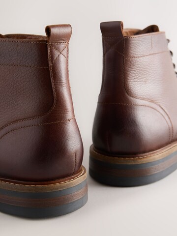 Next - Botas con cordones en marrón