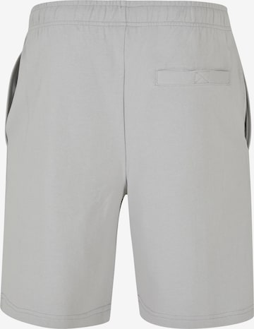 regular Pantaloni di Urban Classics in grigio