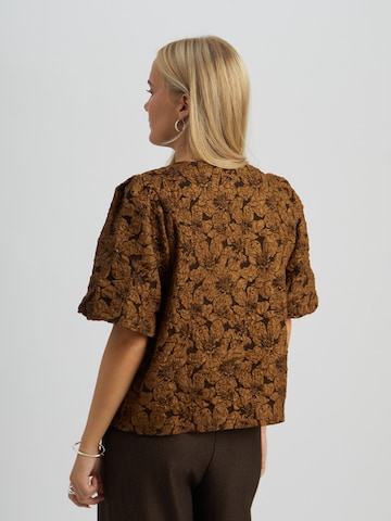 Peppercorn Bluse 'Sigga' i brun