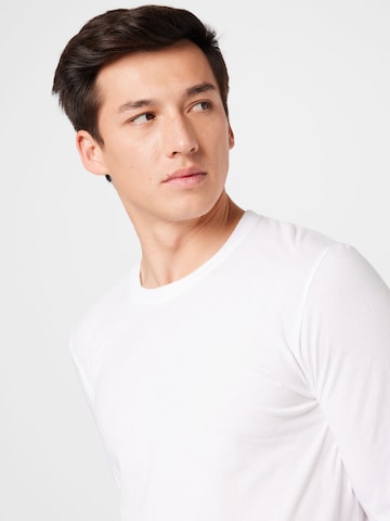 AMERICAN VINTAGE قميص 'Decatur' بلون أبيض