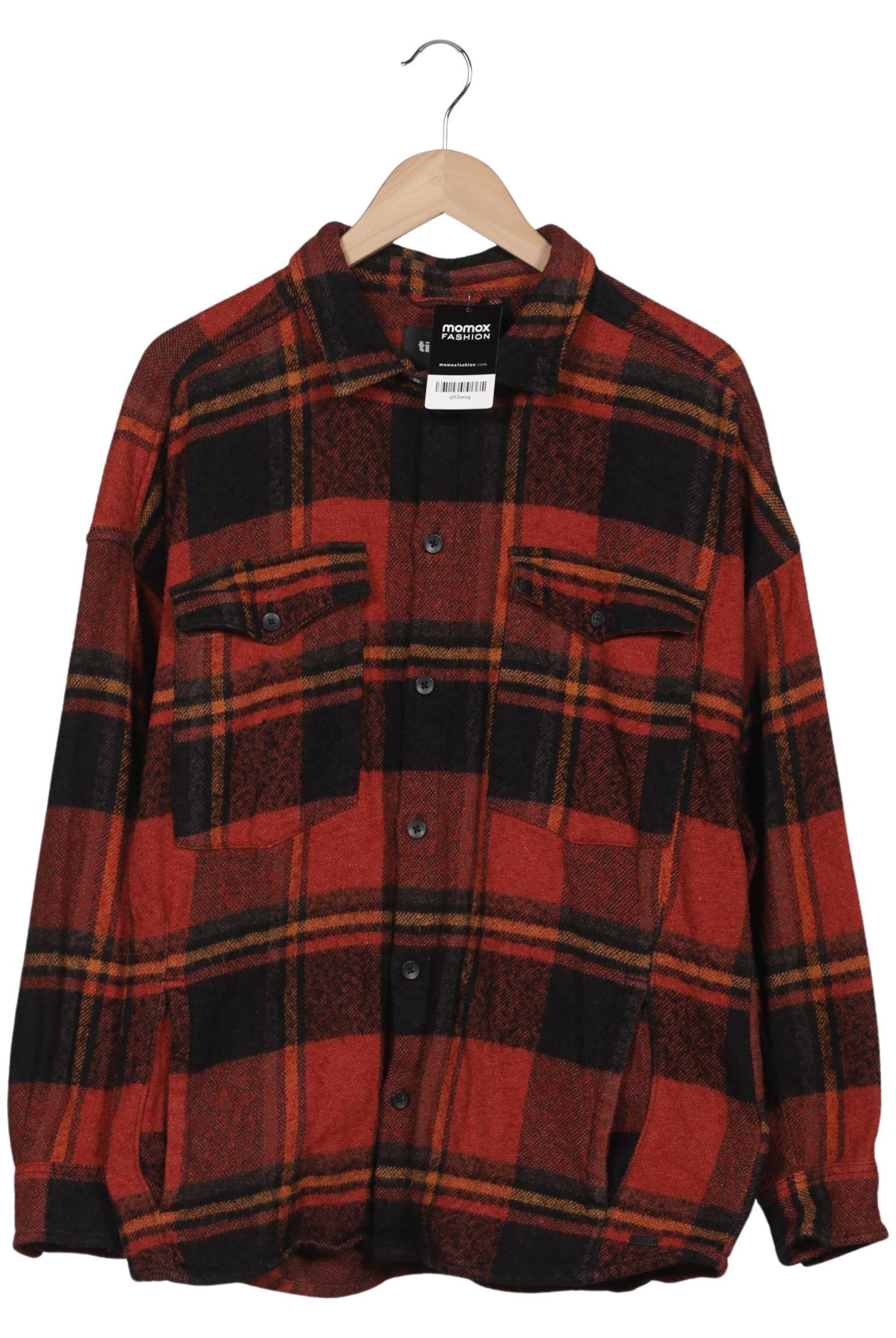 tigha Button Up Shirt in XXL in Red: front