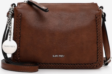 Suri Frey Schoudertas 'SFY Piggy' in Bruin: voorkant