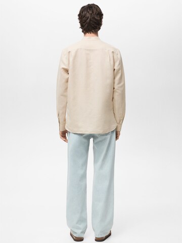 Coupe regular Chemise 'Chennai' MANGO MAN en beige
