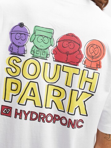 hydroponic - Camiseta 'Hydroponic x South Park Regular-Fit Colors Graphic T-Shirt' en blanco