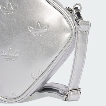 ADIDAS ORIGINALS - Bolso de hombro 'Adicolor Diamond Shaped' en plata
