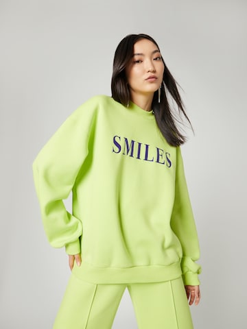 Smiles Sweatshirt 'Jay' in Groen: voorkant