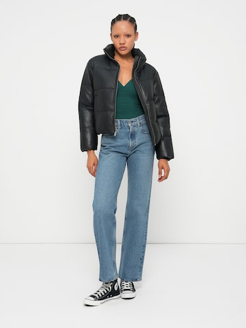 Abercrombie & Fitch Зимняя куртка в Черный