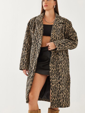 Bianco Lucci Between-seasons coat in Brown: front