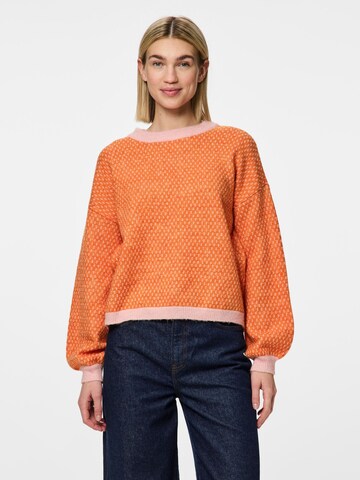 Pull-over 'PCDilippa' PIECES en orange : devant