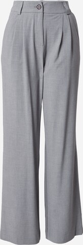modström Pleat-Front Pants 'Benny' in Grey: front