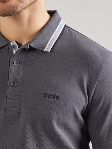 BOSS T-shirt 'Plisy' i grå