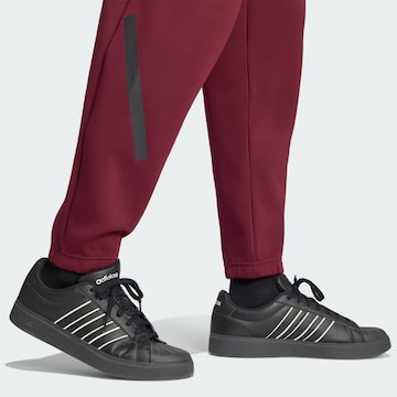 Effilé Pantalon de sport 'Z.N.E.' ADIDAS SPORTSWEAR en rouge