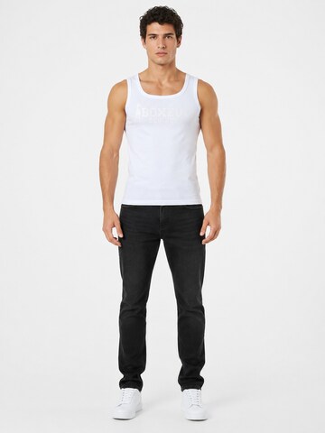 Boxeur des Rues Shirt in White