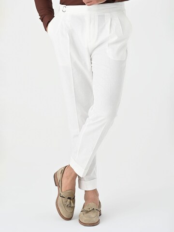 Antioch Tapered Pleat-front trousers in White