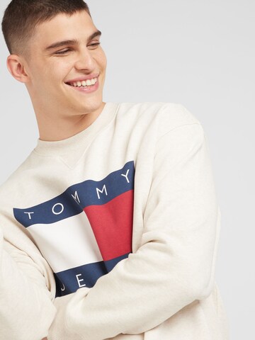 Felpa di Tommy Jeans in bianco