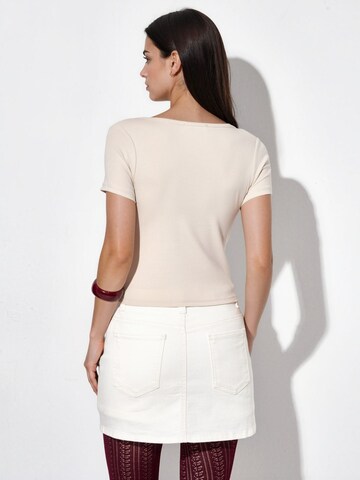 Busem - Camisa em branco