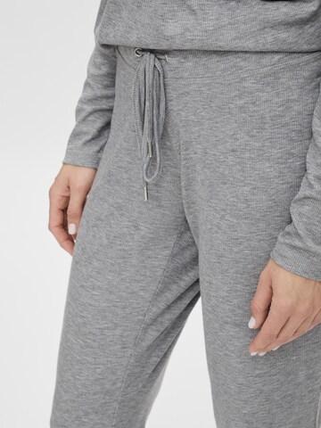 MAMALICIOUS Pyjama 'Kehla' in Grau