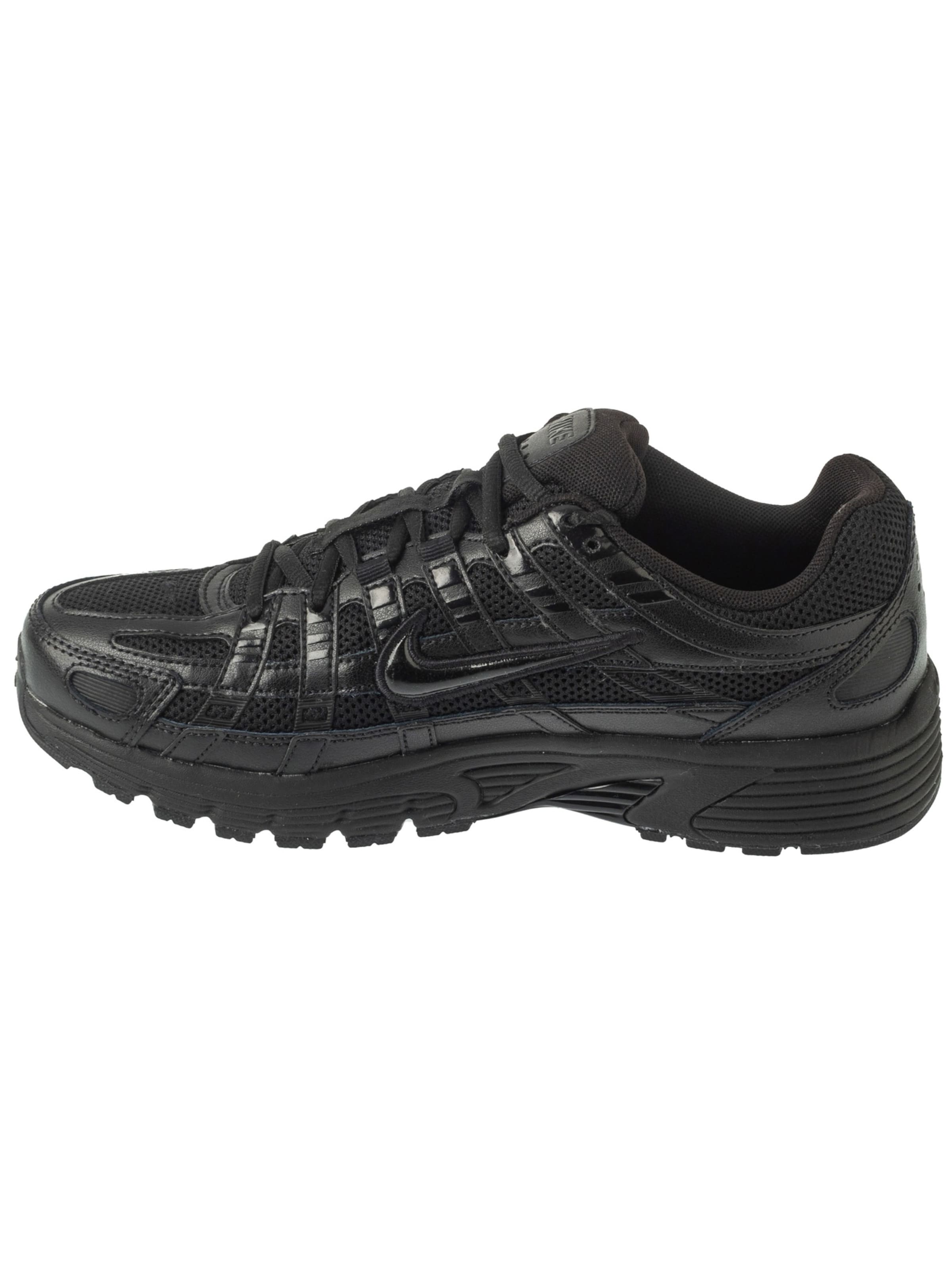 NIKE Sneakers in Black