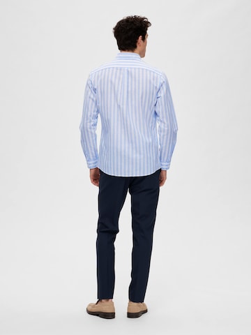 SELECTED HOMME Slim Fit Forretningsskjorte i blå