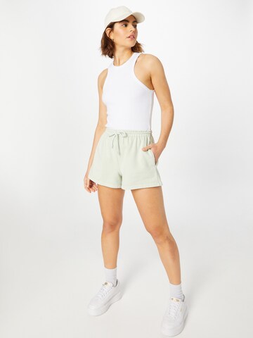 LEVI'S ® Loosefit Shorts 'Snack' in Grün