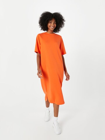 b.young Obleka | oranžna barva