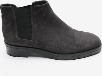 Tod's Dress Boots in 40 in Grey: front