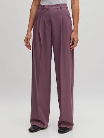 EDITED Loose fit Trousers with creases 'Elna' in Purple: front