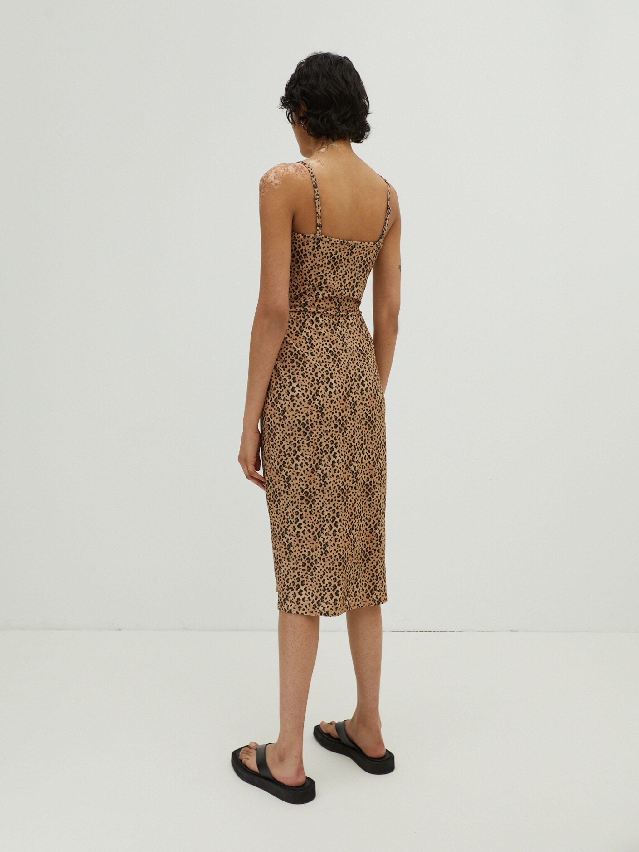 EDITED Producten Jurk 'Maxine' Bruin