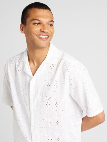 Only & Sons Comfort fit Srajca 'ARON' | bela barva