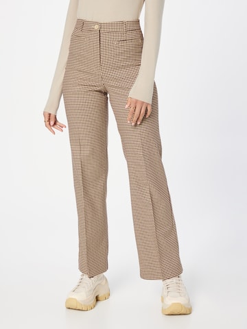 Regular Pantalon à plis Monki en marron : devant