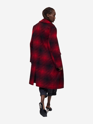 Manteau d’hiver 'COAT_MUMBAI 26WWEW53' Desigual en rouge