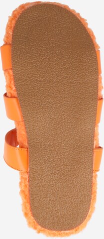 Public Desire - Sandalias con hebilla 'HOT FUZZ' en naranja