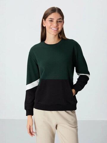 Tommy Life Sweatshirt in Green