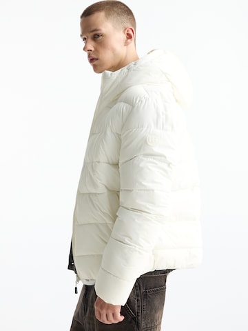 Pull&Bear Jacke in Weiß