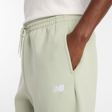 new balance Tapered Broek 'Essentials' in Groen
