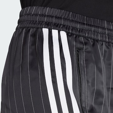 ADIDAS ORIGINALS Свободный крой Штаны в Черный