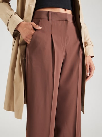 Regular Pantaloni cu dungă 'HARRIE' de la FRENCH CONNECTION pe maro