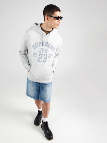 Felpa 'Athletic Essentials' di Superdry in grigio